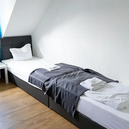 Sunnyhome Monteurwohnungen Und In منزل للإقامة شفاندورف إن بايرن